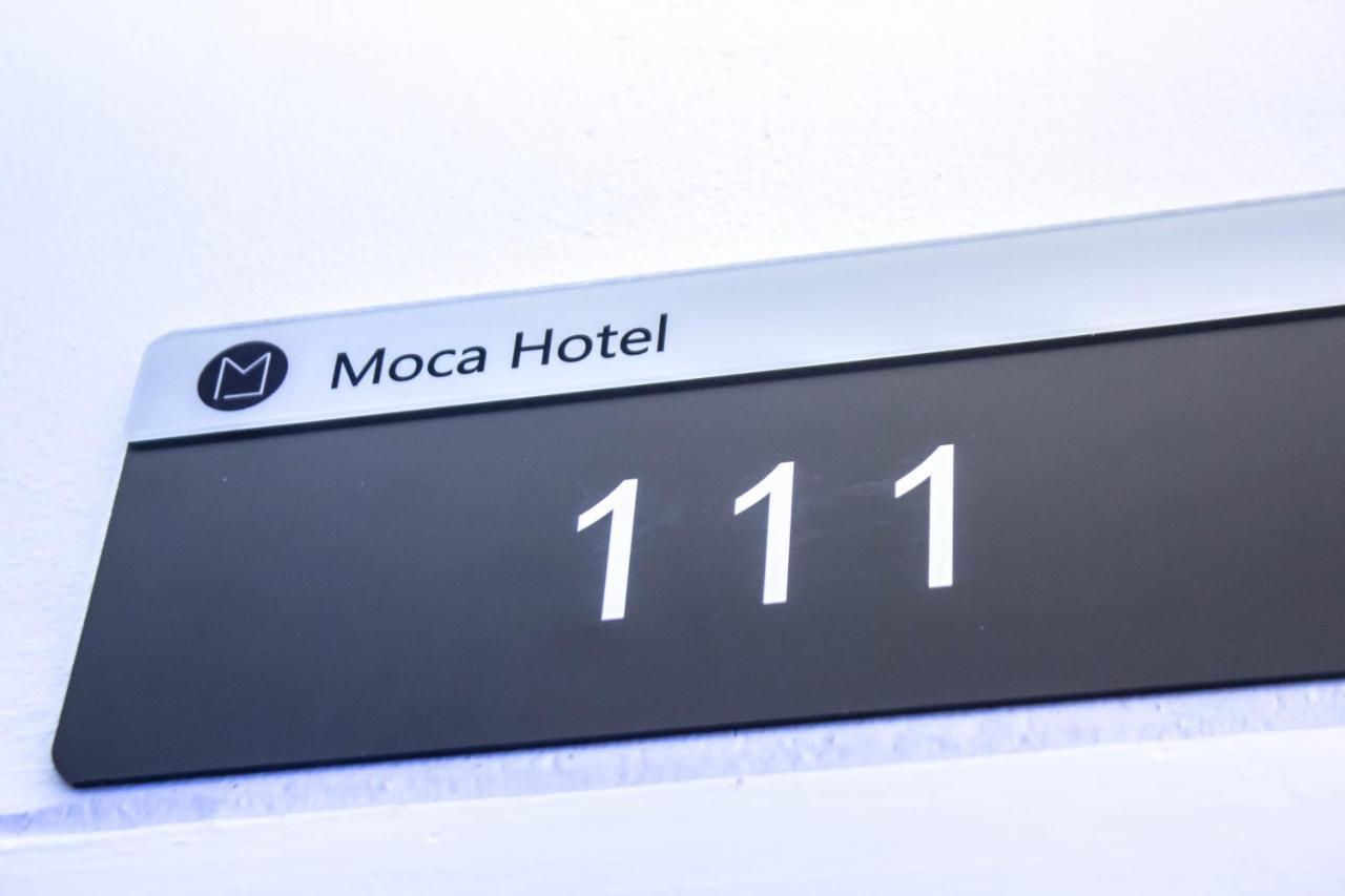 Moca Hotel Банкок Екстериор снимка